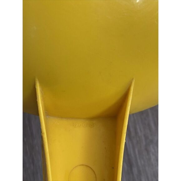 Vintage Tupperware Strainer Colander 1200-3 Yellow 1 Quart With Handle Hang Hole - Picture 4 of 4